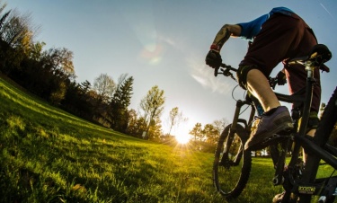 Urlop na siodle – przygotuj się na rowerową wyprawę